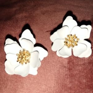 White Flower Blossom Post Earrings 3D Big Floral Feminine Flowers Wedding Bridal